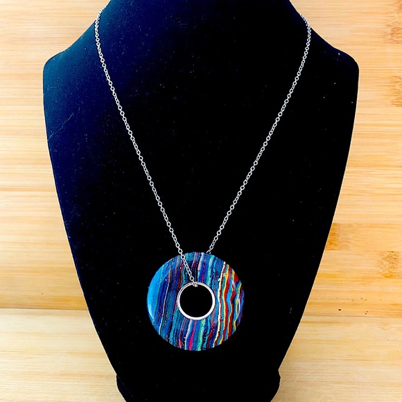 $62Round Rainbow Calsilica Estate Pendant With Chain925 Sterling